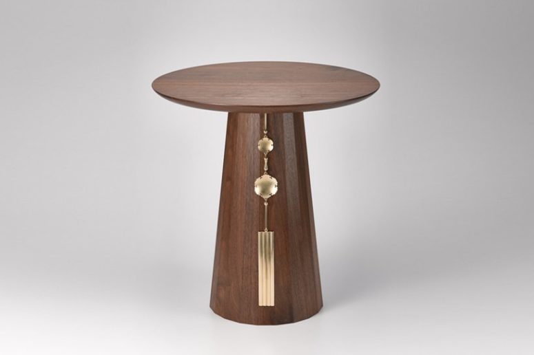 The walnut versions can be also decorated in such way