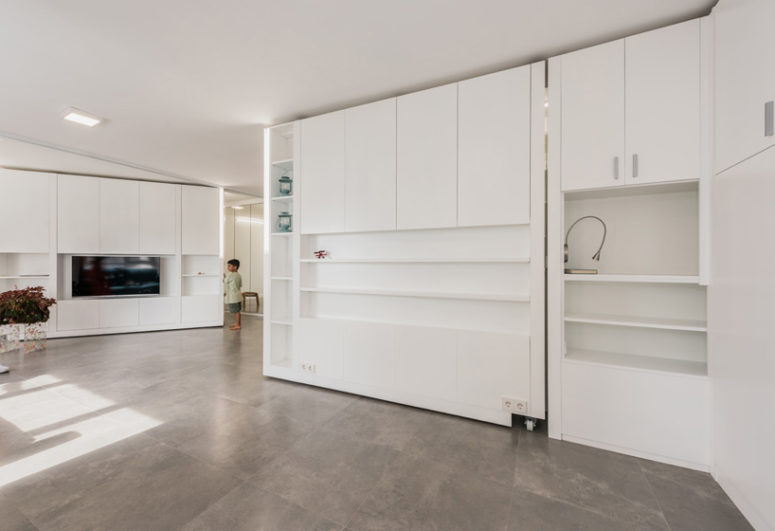 You will also see cremay and grey touches and minimalist furniture that helps creating an overall feeling of openness You will also see cremay and grey touches and minimalist furniture that helps creating an overall feeling of openness