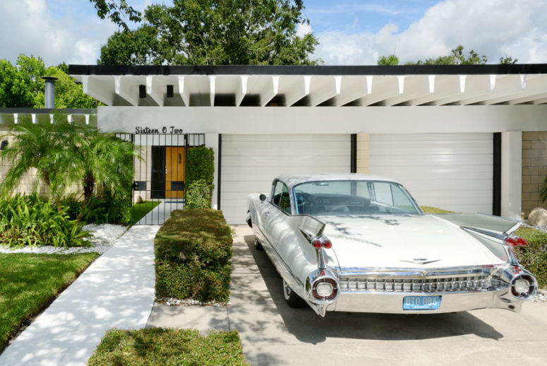 Mid-Century Modern House With Colorful Furniture