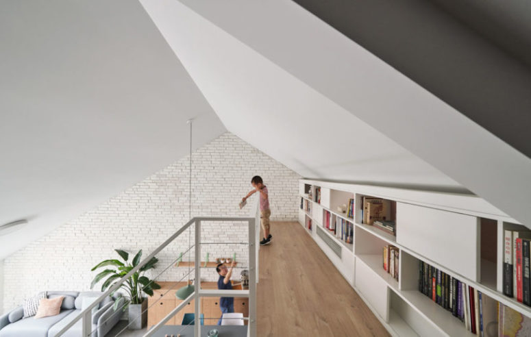 There are many textures, brick, plywood, wood, metal and other surfaces that make the interior interesting There are many textures, brick, plywood, wood, metal and other surfaces that make the interior interesting