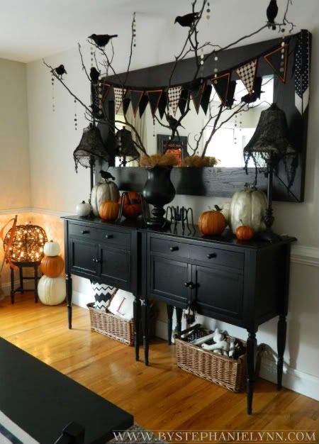 23 Ideas To Style Your Console Table For Halloween - DigsDigs