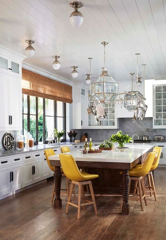 25 Stylish And Functional Eat In Kitchen Ideas