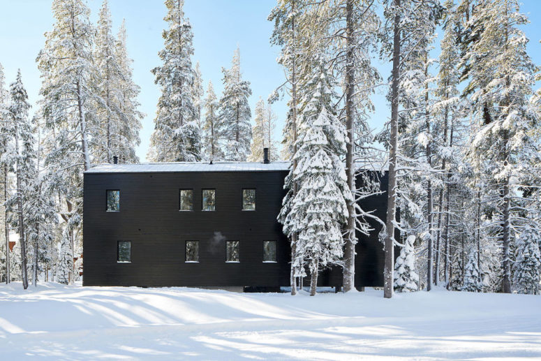 Elevating the house above the ground helps it withstand severe natural conditions and get more of the views around while keeping privacy