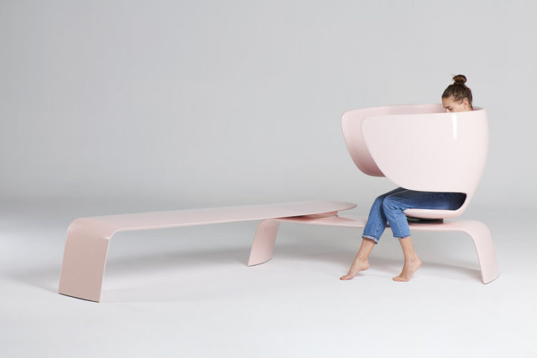 Creative Heer Bench For Breastfeeding Mums