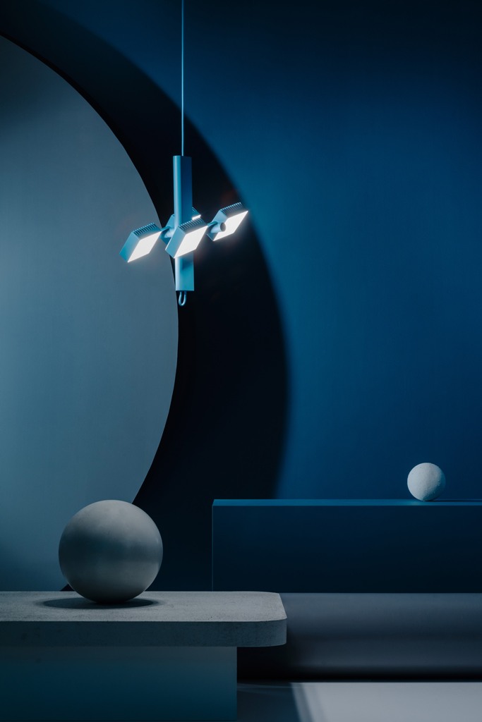 The design of the lamp is really futuristic, it resmebles of the shapes of space ships and stations