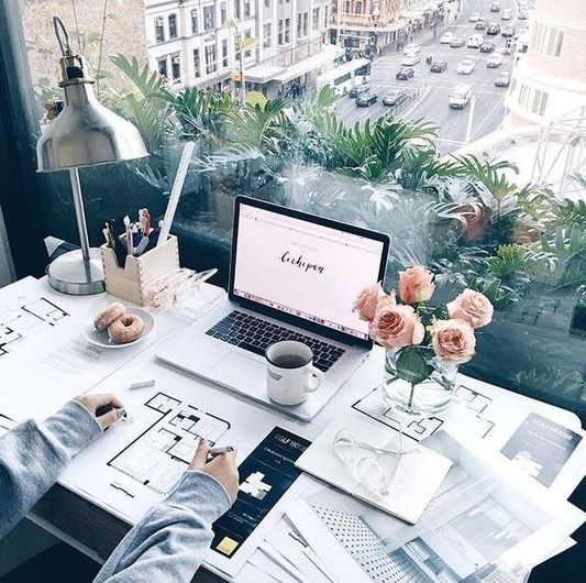 25 Ways To Make Your Office Feel Like Home DigsDigs