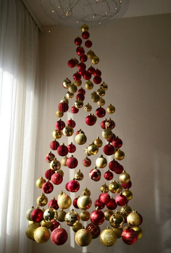 27 Unusual Christmas Trees Of Ornaments DigsDigs