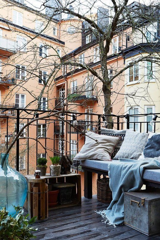 25 Winter Terrace And Balcony Decor Ideas You'll Enjoy - DigsDigs