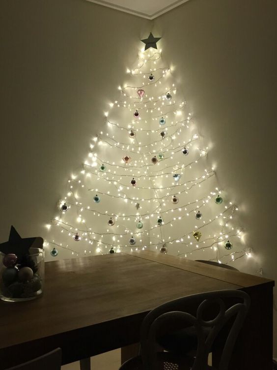25 Creative Wall-Mounted Christmas Trees - DigsDigs