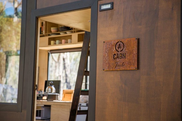contemporary cabin interior decor The decor is contemporary and a bit industrial, there's not a single excessive item in the cabin