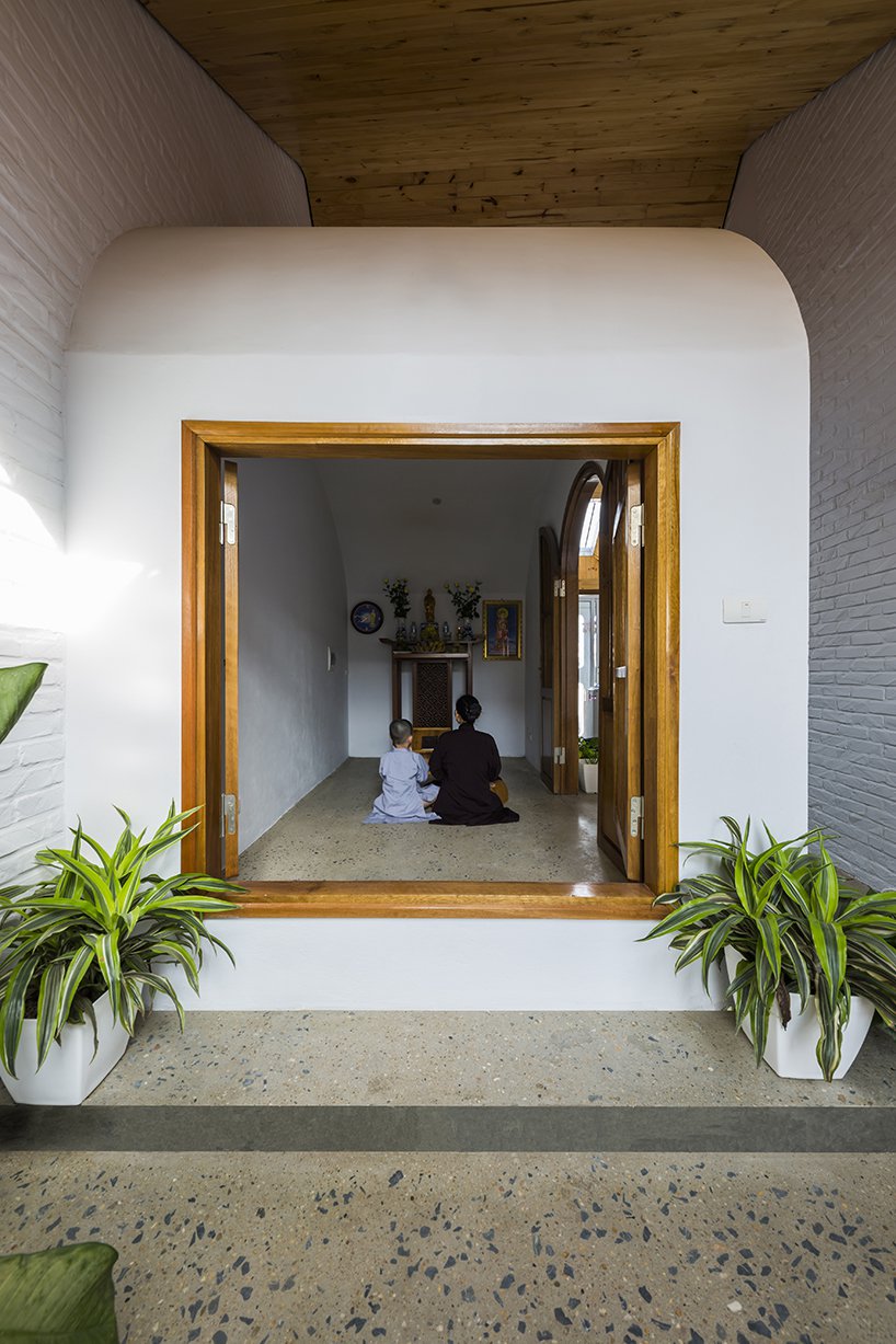 There's a private pray space inside the home, which is kept darker and can be hidden from the eyes