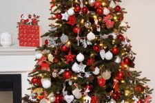 traditional looking christmas tree decor