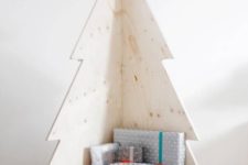 19 a simple plywood Christmas tree is great for Scandinavian spaces, it doesn’t require any decorating at all