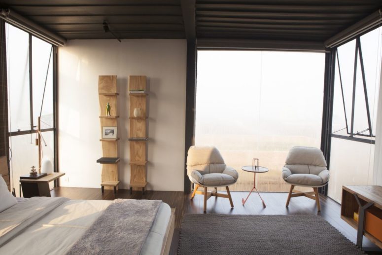 The bedroom is welcoming, with simple and comfortable furniture, with wooden touches and much light coming The bedroom is welcoming, with simple and comfortable furniture, with wooden touches and much light coming