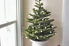 06 small-scaled Christmas ornaments are always cool, size them down to get more space