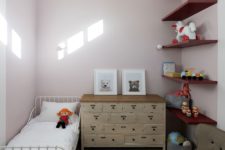 10 The kid’s room is done with light pink, neutrals and open shelving