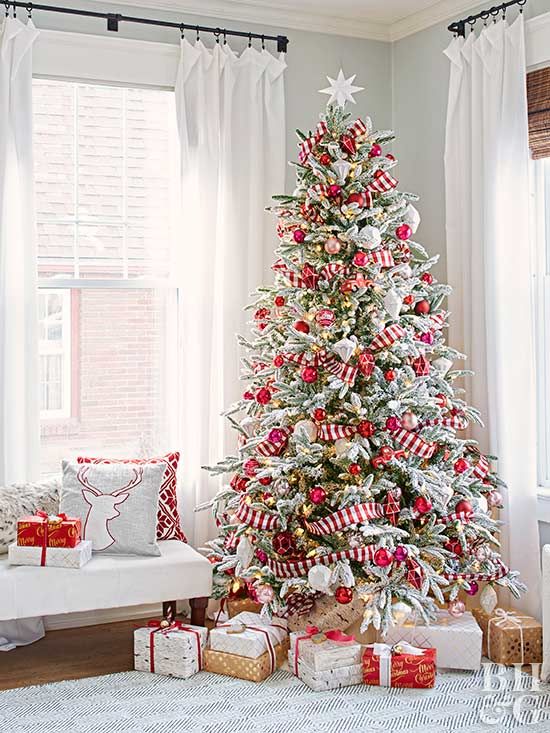 25 Ways To Decorate Your Christmas Tree With Ribbons - DigsDigs