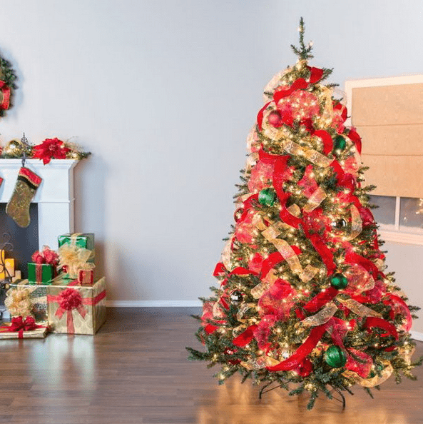 25 Ways To Decorate Your Christmas Tree With Ribbons - DigsDigs