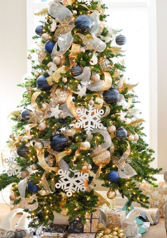 25 Ways To Decorate Your Christmas Tree With Ribbons