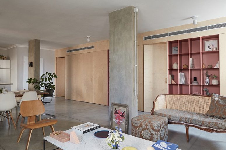 There are two exposed concrete columns in the main area to add chic and a unique feel to the space