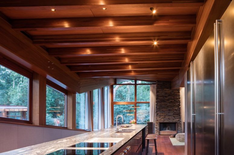 The use of natural materials and much light makes the spaces relaxing and comfortable