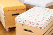 26 Knagglig boxes placed on colorful casters and with colorful upholstered seats is a fun idea