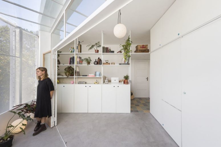 This small apartment is very bright, open and flexible and features a layout that adapts to the season or your wishes This small apartment is very bright, open and flexible and features a layout that adapts to the season or your wishes