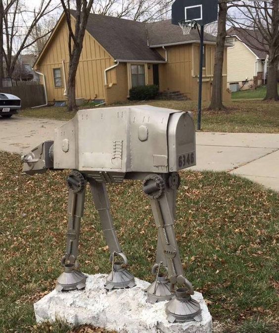 Star Wars inspired mailbox is a unique idea with a geeky and industrial feel, it's a real decoration for your outdoor space