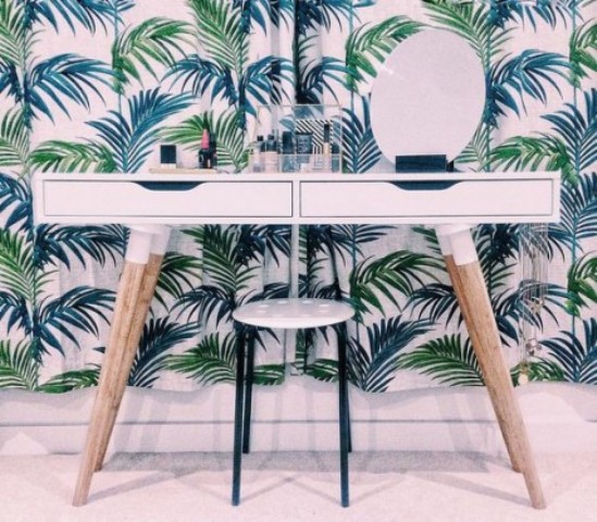 a chic mid-century modern dressing table of an Ekby Alex shelf and Hilver legs is a gorgeous hack
