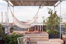 11 The other terrace shows off a hammock, a pallet space and much greenery