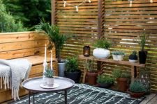 a small yet cool outdoor deck design