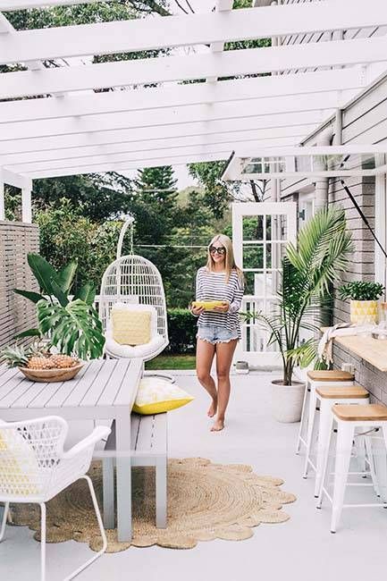 25 Tropical Patio Balcony And Terrace Designs Digsdigs