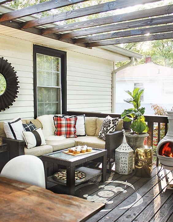 wicker furniture always brings a relaxed feel to the deck and it will serve you for years