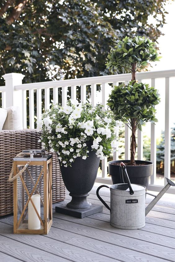 25 Easy Ideas To Decorate A Summer Deck DigsDigs