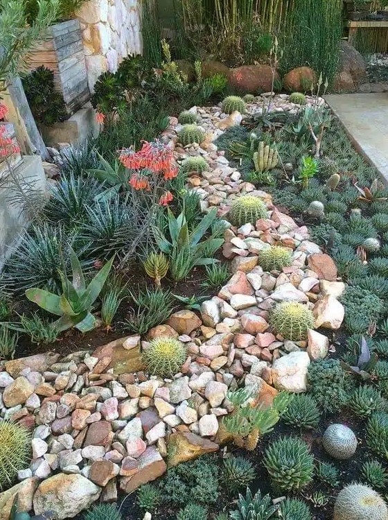 59 Catchy Outdoor Succulent Garden Ideas DigsDigs