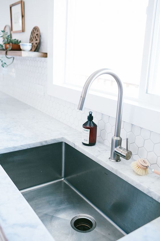 25 Undermount Sink Ideas With Pros And, Can You Use An Undermount Sink With Tile Countertop