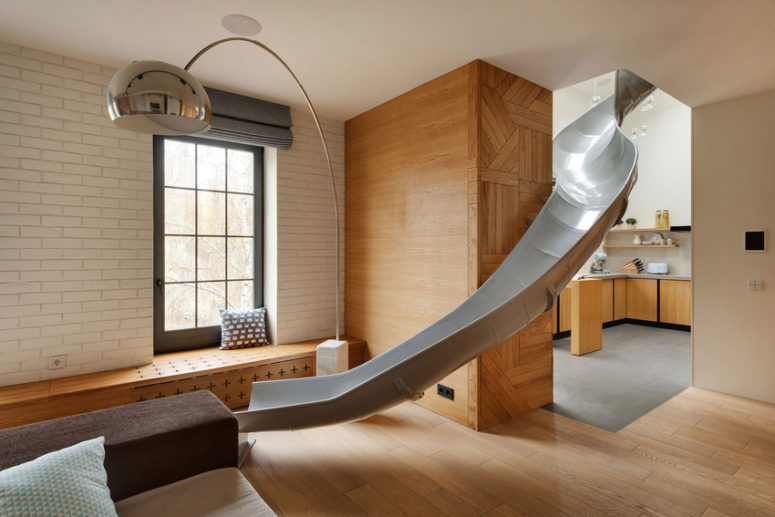 Contemporary GG Apartment With A Metal Chute