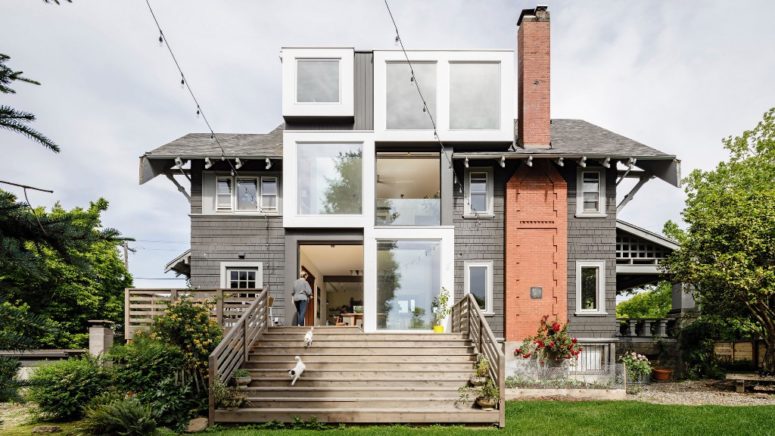 This home was built in 1907 and was extended and renovated now and got some fearlessly distinct glass cubes