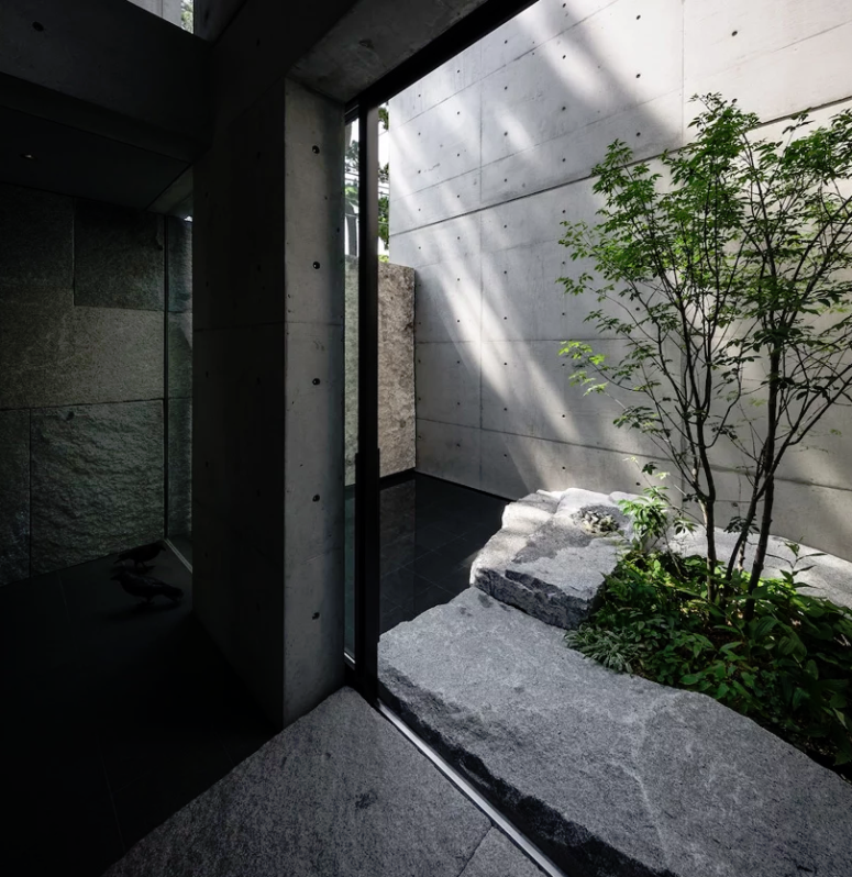The inner patio can be easily achieved via sliding glass doors and the owners may enjoy privacy, natural light and fresh air The inner patio can be easily achieved via sliding glass doors and the owners may enjoy privacy, natural light and fresh air