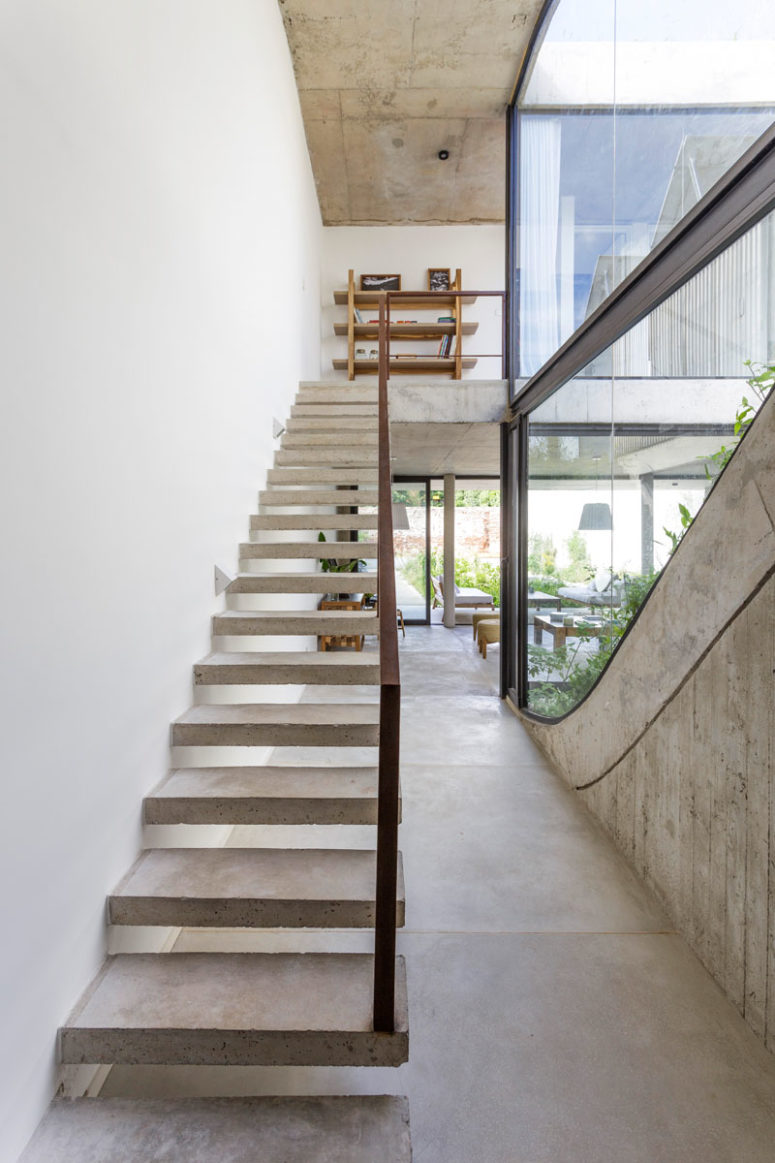 The spaces are filled with natural light through glazed walls and thanks to uncluttering them from excessive furniture The spaces are filled with natural light through glazed walls and thanks to uncluttering them from excessive furniture