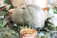 07 large heirloom pumpkins are amazing for decorating for the fall, add soem fresh eucalyptus and candles and a cool centerpiece is ready
