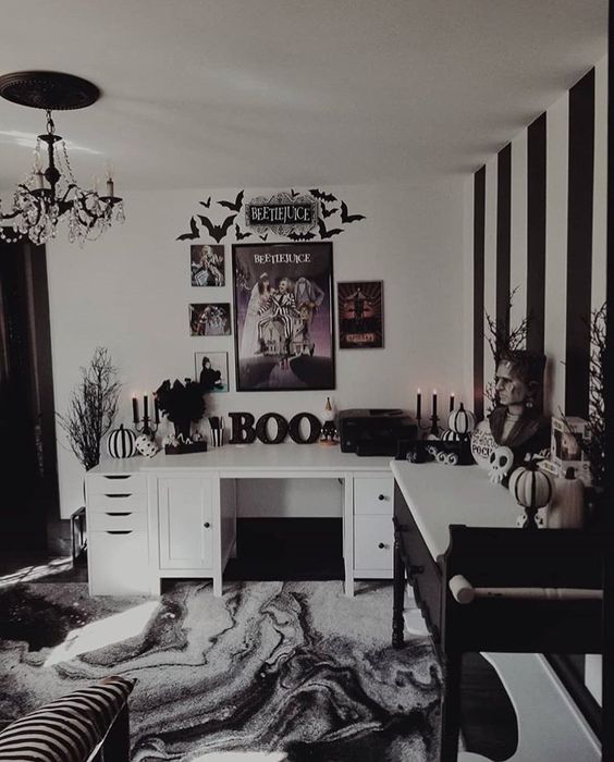 22 Halloween Bedroom Décor Ideas That Inspire - DigsDigs