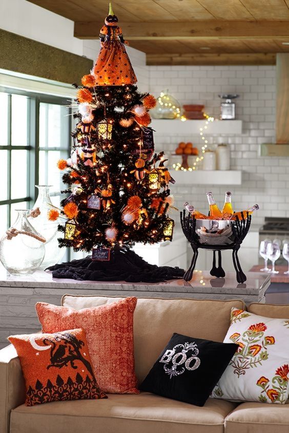 25 Bold And Whimsy Halloween Tree Decor Ideas - DigsDigs