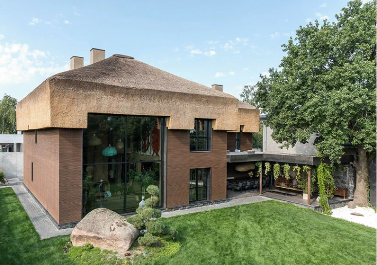 Shkrub House is a unique combo of Japanese and modern Ukrainian aesthetics created by an architect for himself