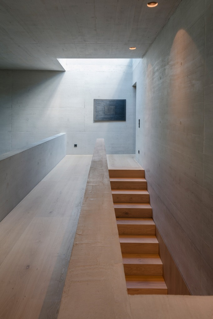 The house is decorated in minimalist style, it features much negative space, which is a good idea to feel comfy and at ease The house is decorated in minimalist style, it features much negative space, which is a good idea to feel comfy and at ease