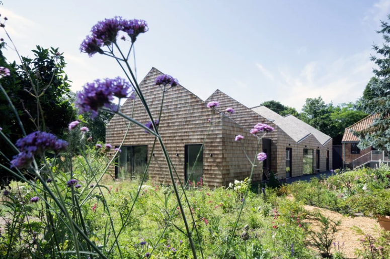 Cozy Brick Barn Home Clad With Shingles