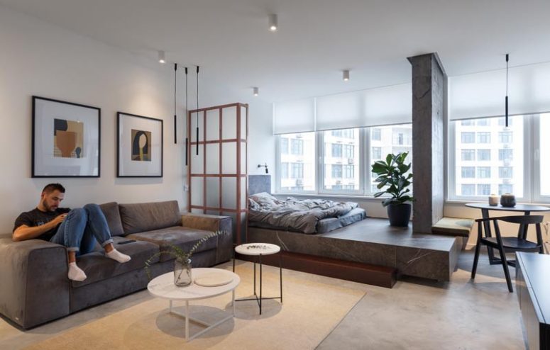 The bedroom zone is placed on a raised stone platform, and the owner can enjoy sea views from the bed The bedroom zone is placed on a raised stone platform, and the owner can enjoy sea views from the bed