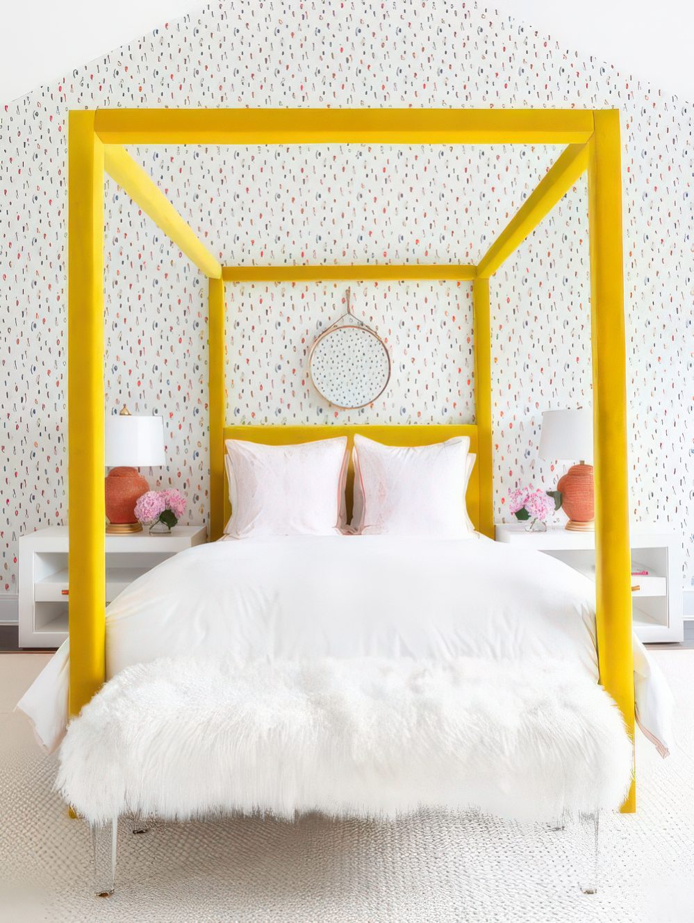 25 Edgy Ways To Style Your Canopy Bed DigsDigs