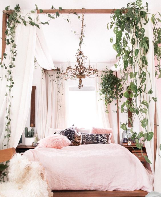 hang fresh greenery on your canopy bed and you'll feel like outdoors in any season, which is a cool and fresh idea