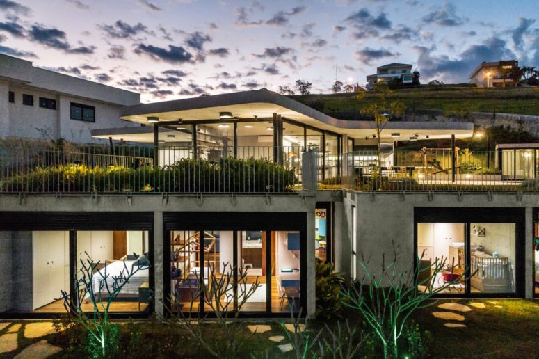 All the rooms are fully open to the exterior and enjoy a strong relationship with their surroundings All the rooms are fully open to the exterior and enjoy a strong relationship with their surroundings